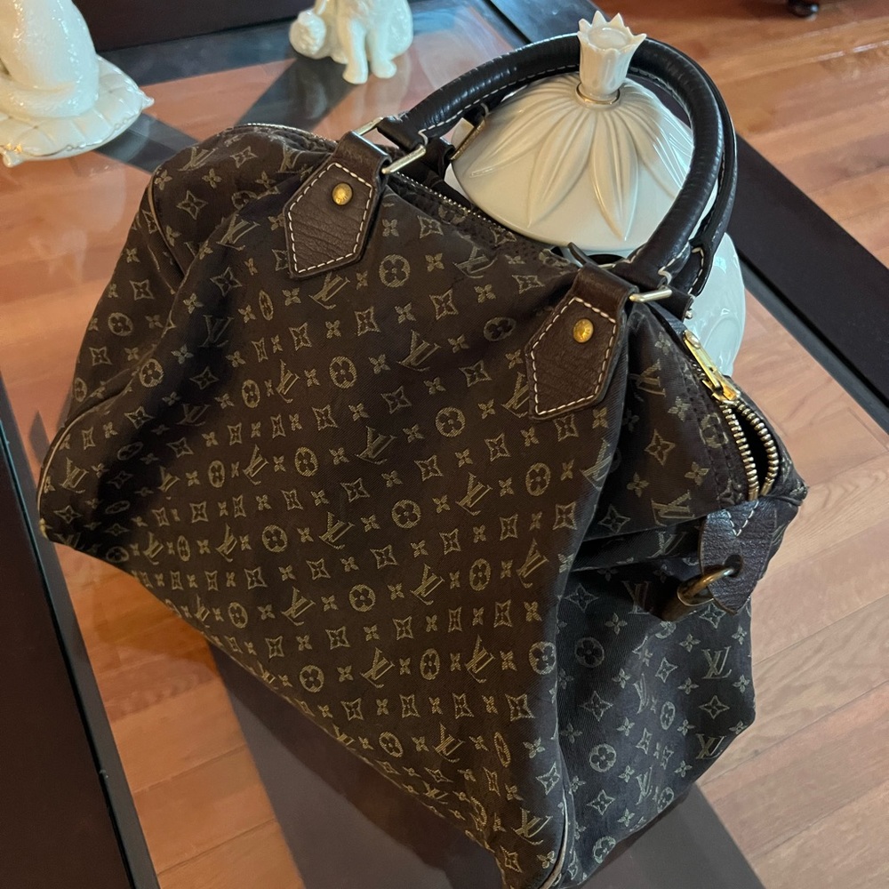 Authentic Louis Vuitton monogram canvas bag